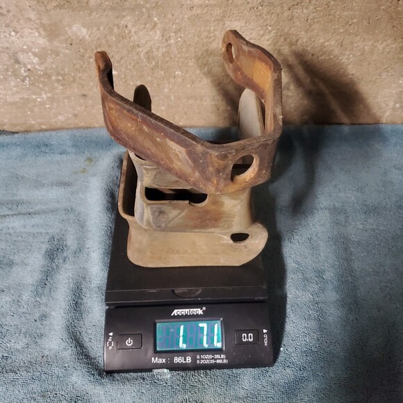 Vintage Saddle Shackle Brackets Porcelain Spool Insulators 3/4 Hole 3" x 4" - Picture 6 of 8